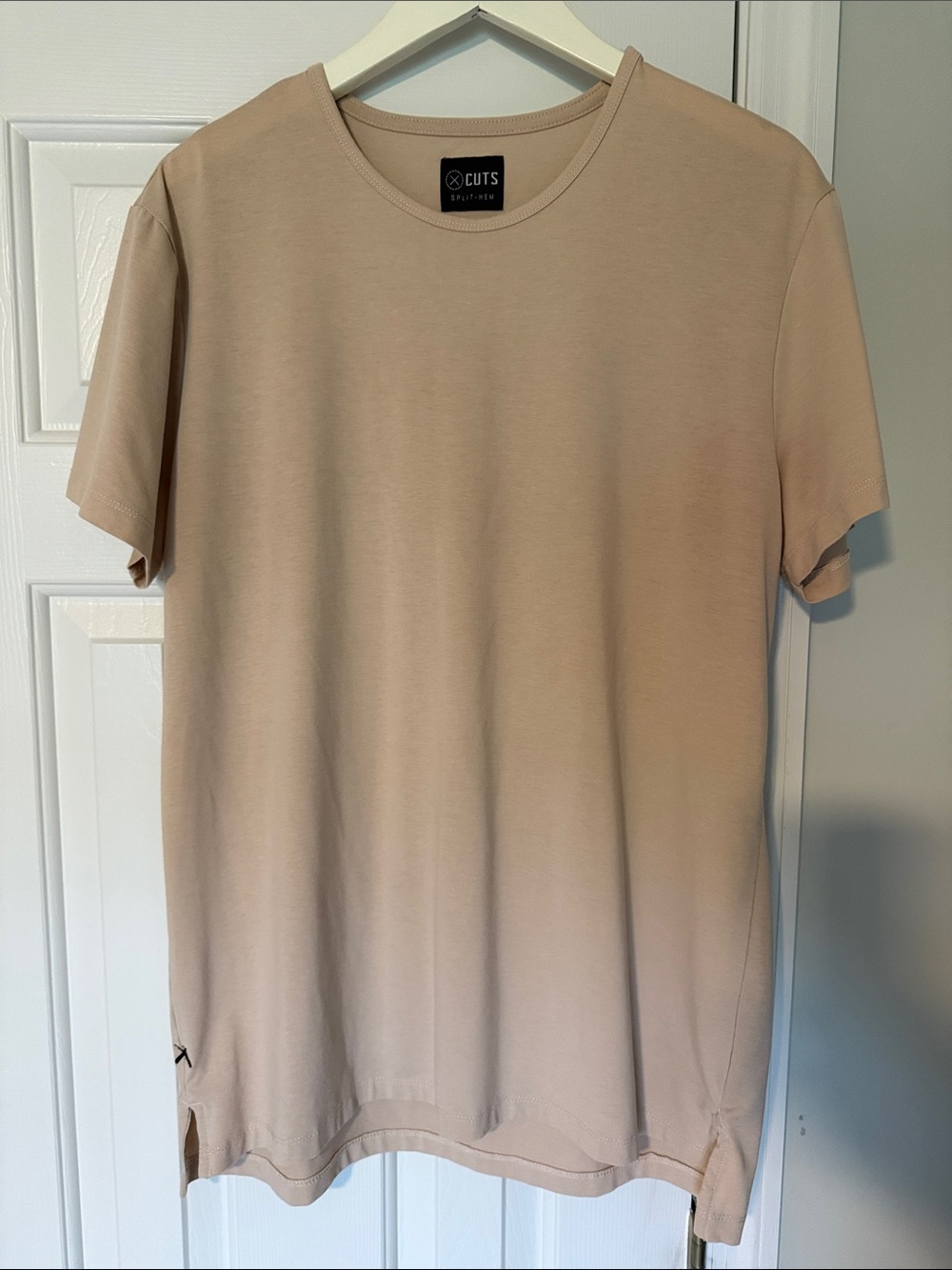 Cuts Clothing Men's Short Sleeve Crewneck T-Shirt in Light Beige